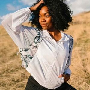 NWT Zyia White Marble Mesh Jacket